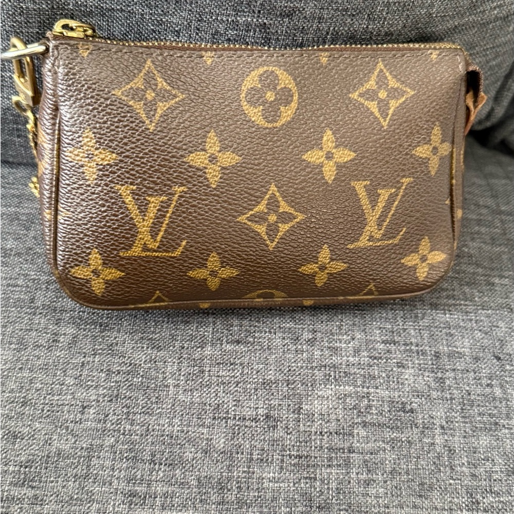Louis Vuitton Mini Pochette Accessoires